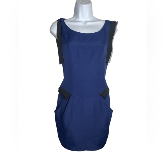 BCBGeneration dress size 0‎ navy blue & black sheath dress PERFECT 💙🖤💙 - Picture 1 of 6